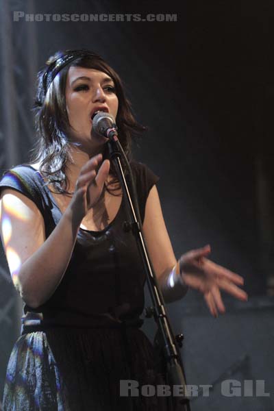 CLEO T. - 2011-12-16 - PARIS - La Fleche d'Or - 